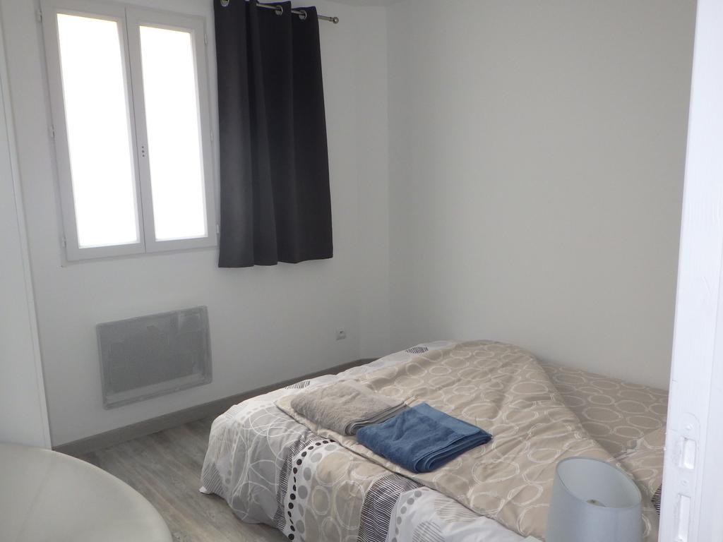 Les Gites Du Vieux Frene Longavesnes Екстериор снимка